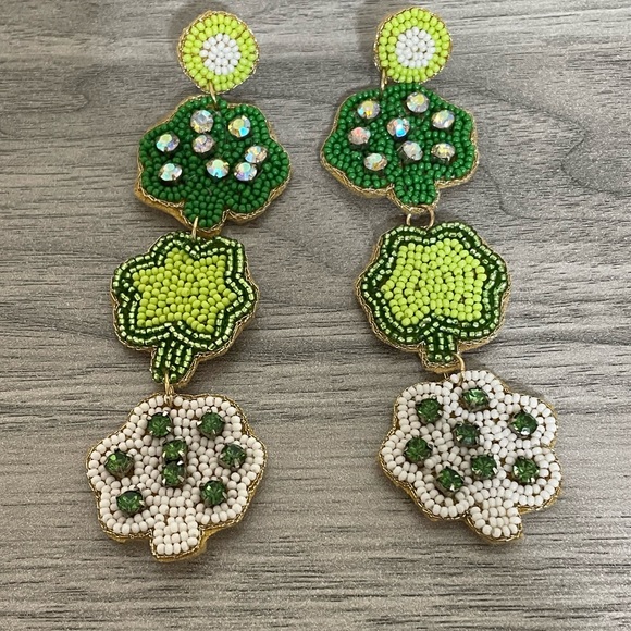 St Patty’s Day Beaded Iridescent Crystal Earrings - Picture 1 of 1